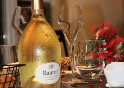 Table de la Saint-Valentin avec Champagne Ruinart Blanc de Blancs